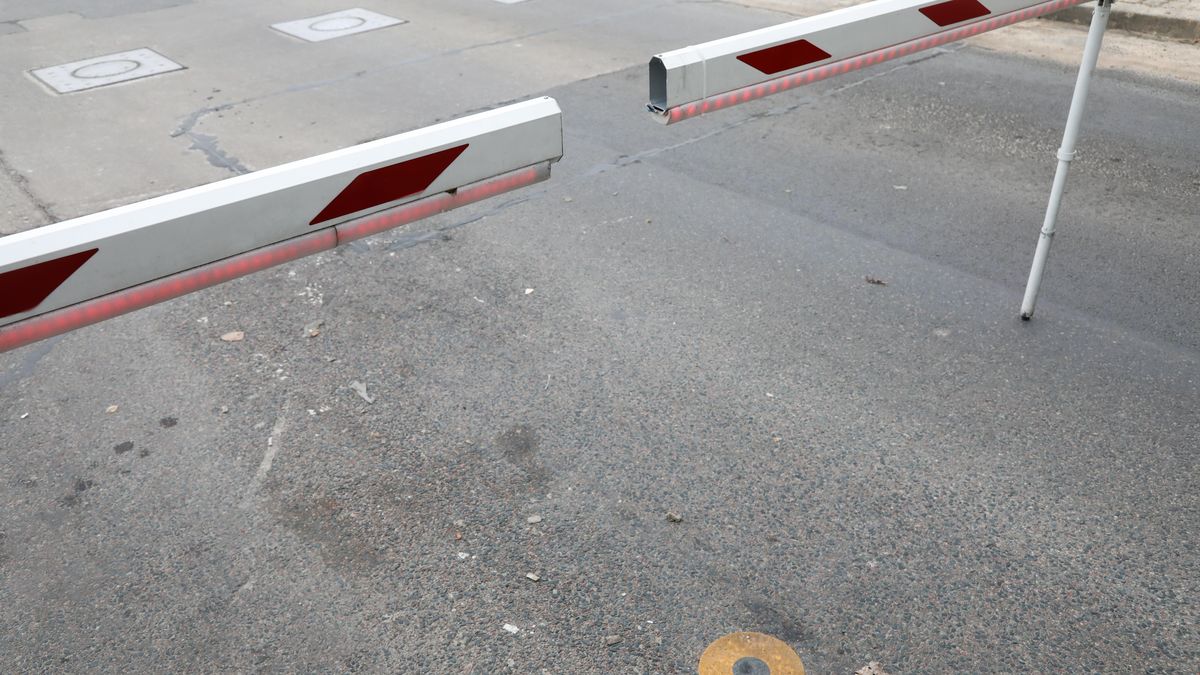 Na białostockim osiedlu Piaski ustawiono szlabany. Mieszkańcy skarżą się na problemy