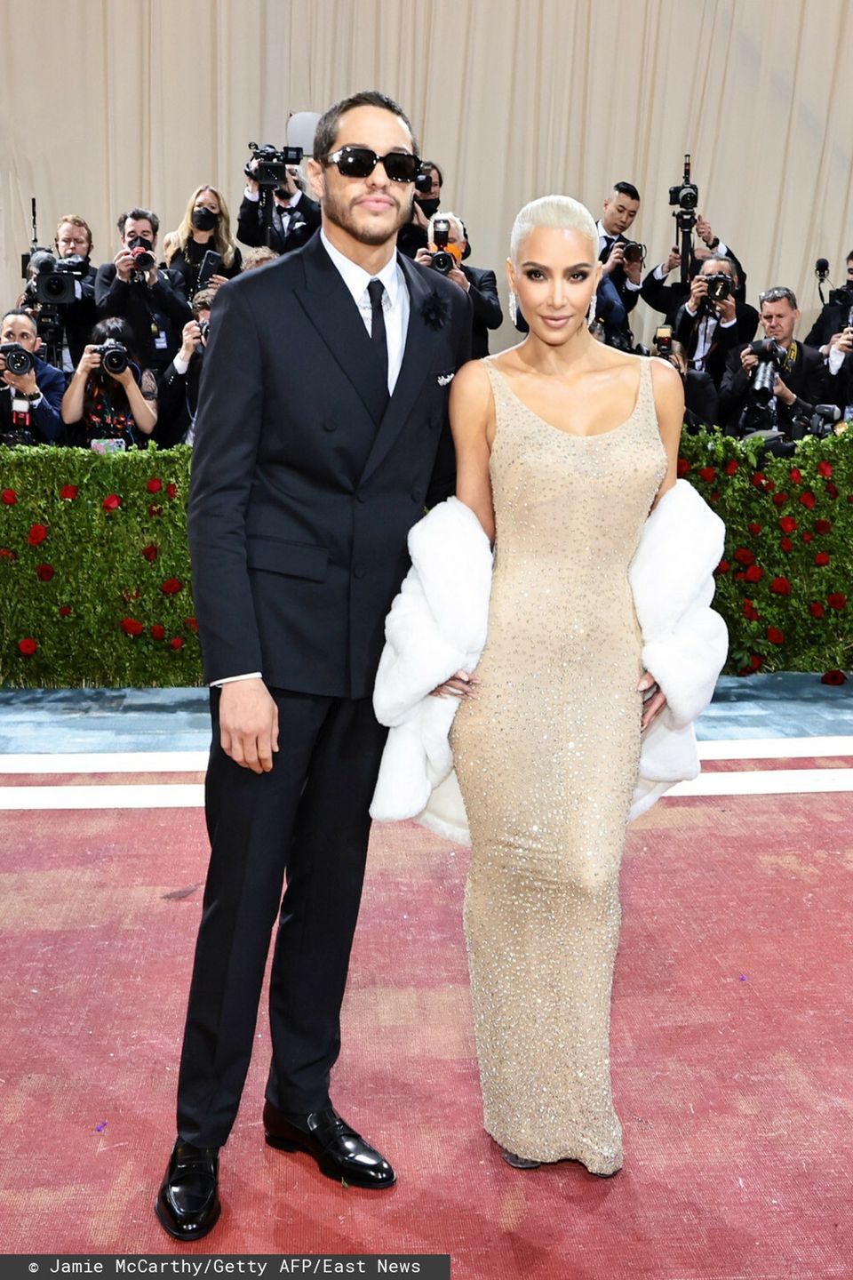 Pete Davidson i Kim Kardashian – MET Gala 2022, kreacja: Bob Mackie