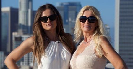 Nowa "żona Hollywood": "Dziewczyny poznają chłopaka i OD RAZU IDĄ Z NIM DO ŁÓŻKA. Niech posmakują najpierw loda przez papierek!"