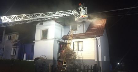 Groźny pożar domu w Bodzechowie
