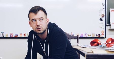 Nauczyciel roku zobaczył to przed biblioteką. Władze miasta przepraszają