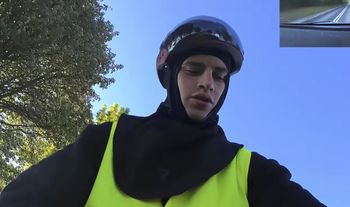 Łatwogang o zagrożeniach na drodze. "Nie róbmy takich rzeczy, proszę"