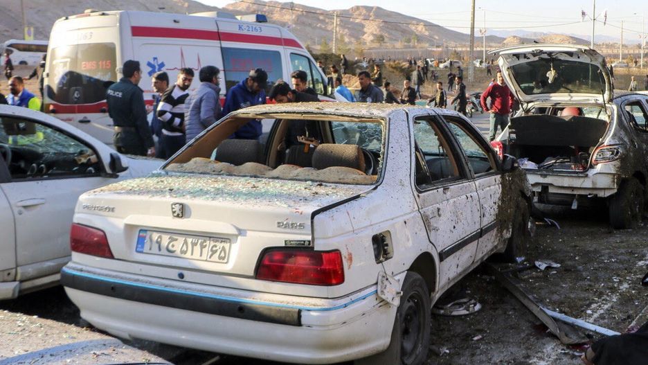 Explosions kills more than 100 people during a commemoration near the grave of Iran's General Soleimani
epa11055381 Damaged cars are seen as people try to help victims after an explosion next to the tomb of Iran's Revolutionary Guards chief of foreign operations in the Saheb al-Zaman mosque in the southern city of Kerman, Iran 03 January 2024. On the fourth anniversary of the US-initiated assassination of Iranian General Qasem Soleimani, two bomb explosions have killed at least 103 people and another 171 people were wounded close to his mausoleum, according to Iranian official television. As part of a ceremony to honor General Soleimani, who was killed in a US drone strike in neighboring Iraq in 2020, hundreds of people were on their way towards the grave on 03 January.  EPA/TASNIM NEWS AGENCY 
Dostawca: PAP/EPA.
TASNIM NEWS AGENCY