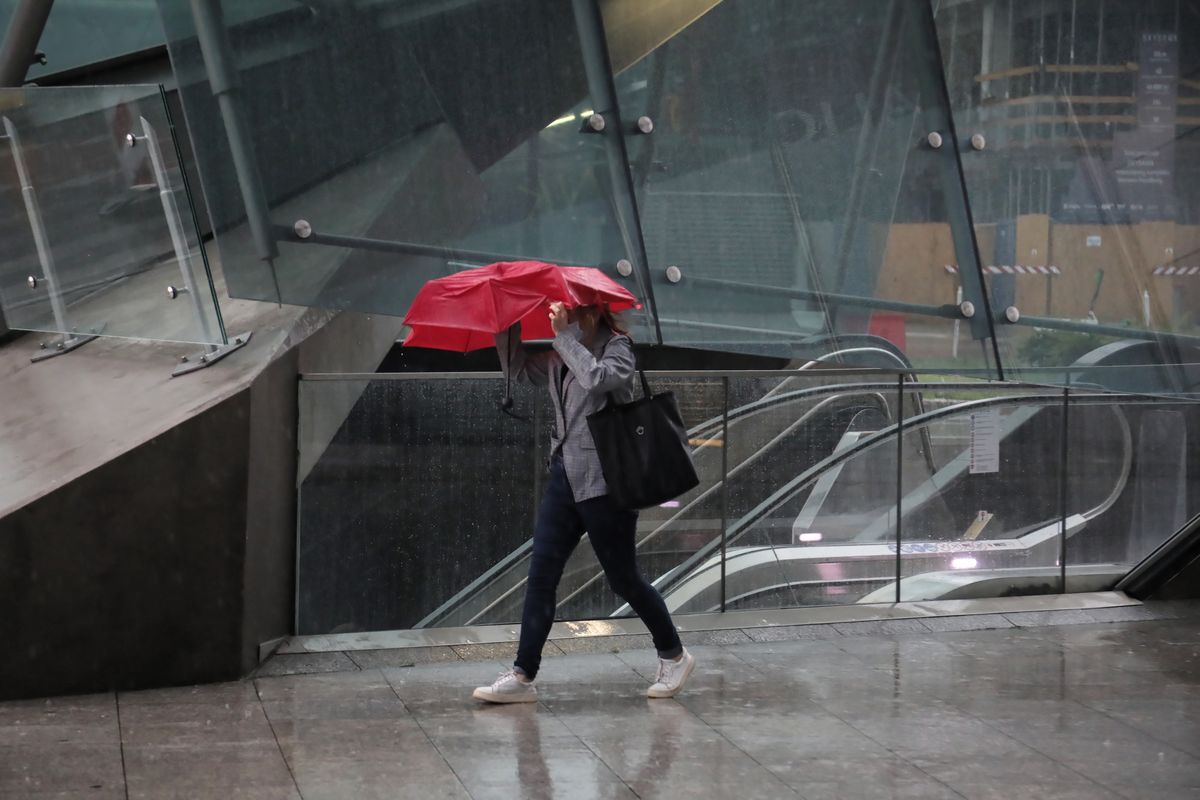 Warszawa. Nad stolicą przechodzi burza