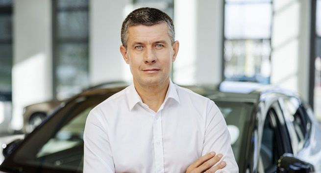 "Trudno o twórczy ferment, gdy ludzie sobie przytakują". Kwestionariusz Arkadiusza Nowińskiego z TOP10 Wpływowych