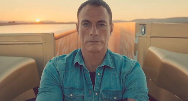 Niesamowity szpagat Jean-Claude'a Van Damme'a w teście ciężarówek Volvo (wideo)