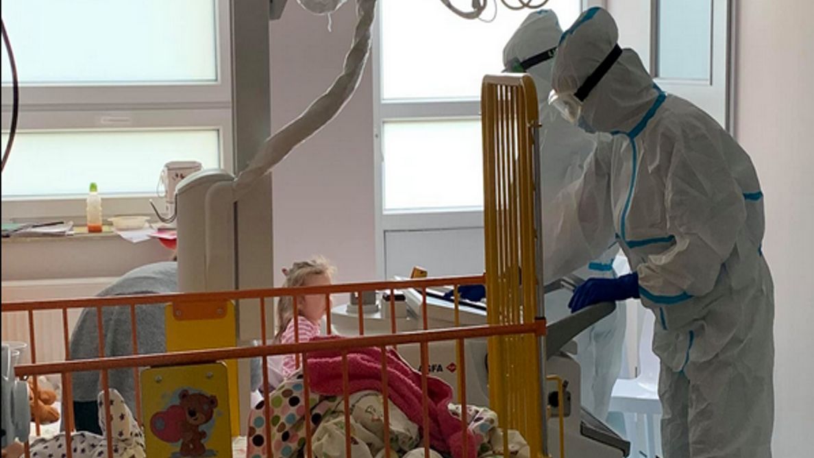 Noworodek z COVID-19 w krakowskim szpitalus