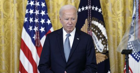 "Przeszedł badania lekarskie". Co dalej z Bidenem? Pojawiły się nowe informacje