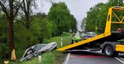 Sulęcin. Kierujący Volvo roztrzaskał się o drzewo. Nic mu się nie stało. Był pijany