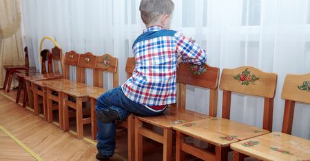 7-latek przez dwa lata nie uczęszczał do szkoły. Był tak zaniedbany, że chodził w pieluszce i nie potrafił pić z kubka