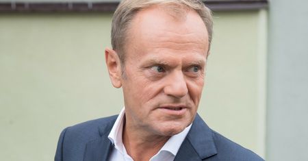 Tusk uderza w rząd. "Tchórzostwo, które kosztować będzie tysiące istnień"