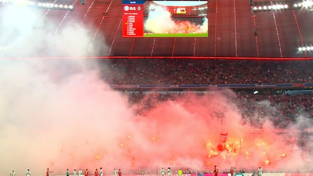 Zdjęcie okładkowe artykułu: Materiały prasowe / Viaplay / Kibice przerwali mecz Bayernu