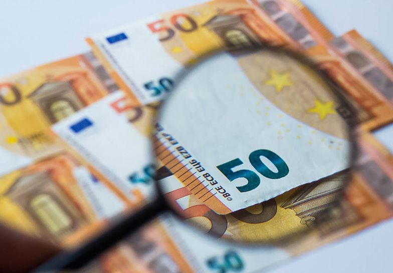 Kursy walut. Rosną rentowności obligacji i umacnia się euro