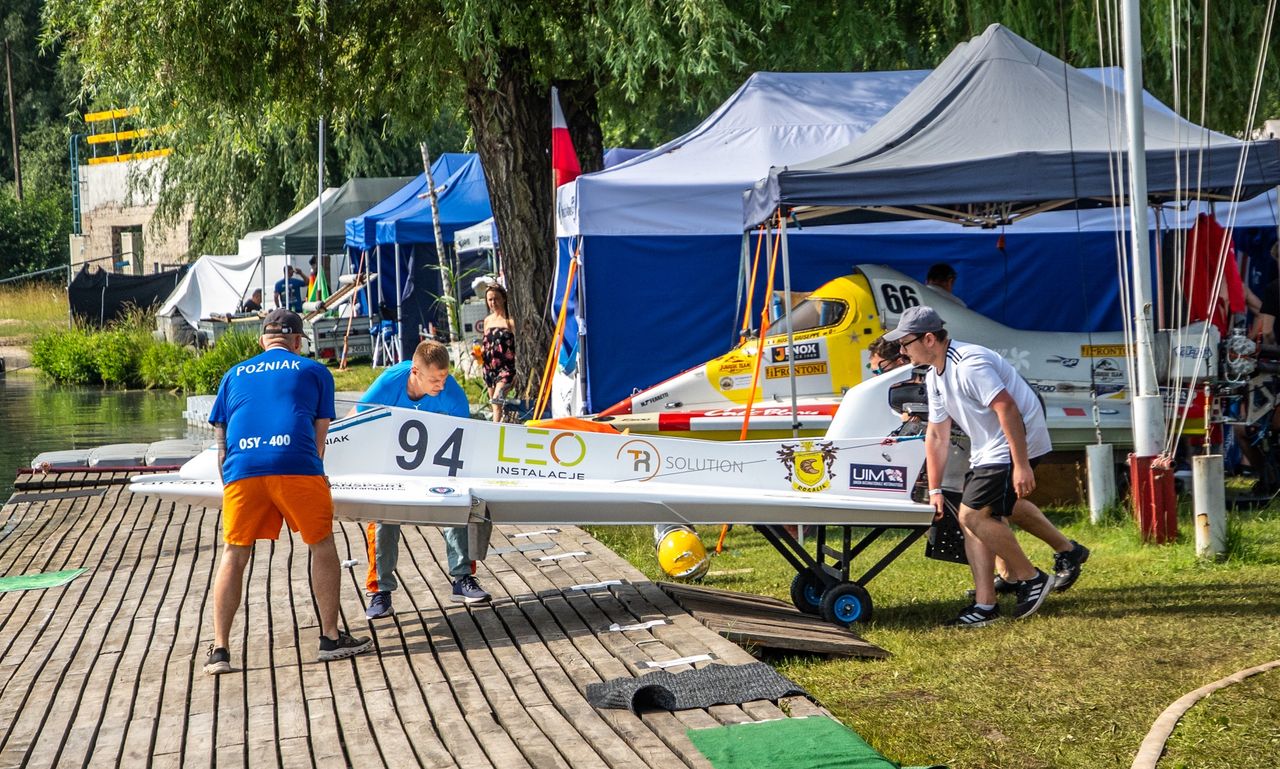 Motorowodne Mistrzostwa w Chodzieży, bolidy, Jezioro Miejskie