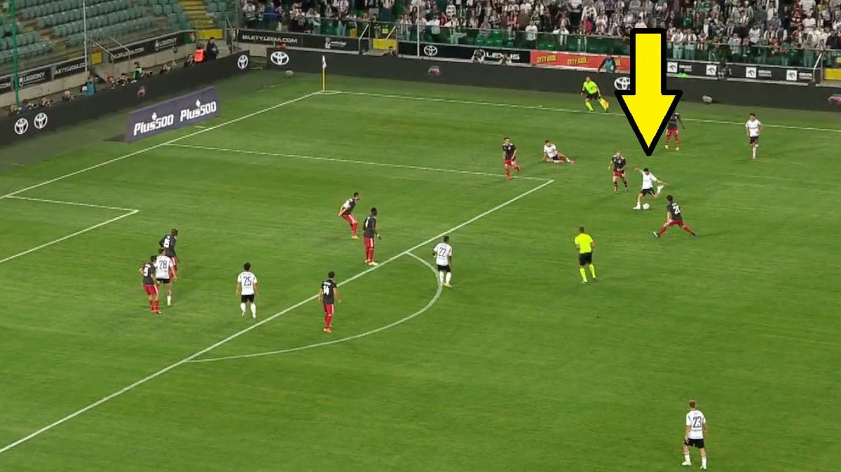 Twitter / Screen / TVP Sport / Na zdjęciu: Wahan Biczachczjan strzelił pięknego gola w meczu z Aktobe