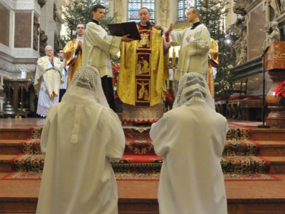 Dziewice konsekrowane, śluby czystości. Zdjęcie pochodzi z 2017 roku z Tarnowa (East News)