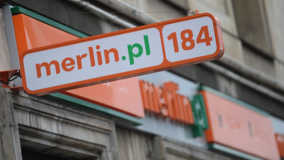 Merlin.pl był jednym z pierwszych sklepów internetowych w Polsce. Posiadał nawet stacjonarne punkty odbioru
