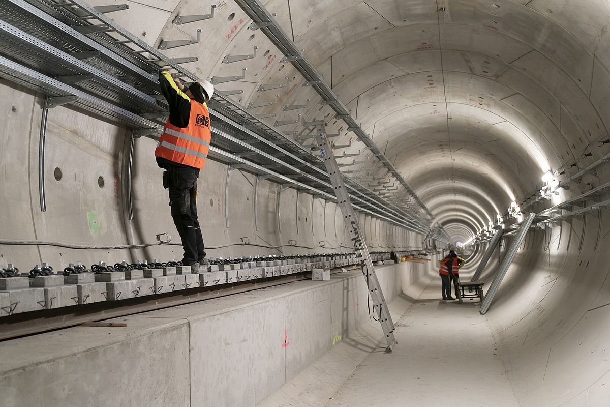 Warszawa. Trwają intensywne prace na wschodnio-północnym odcinku linii M2