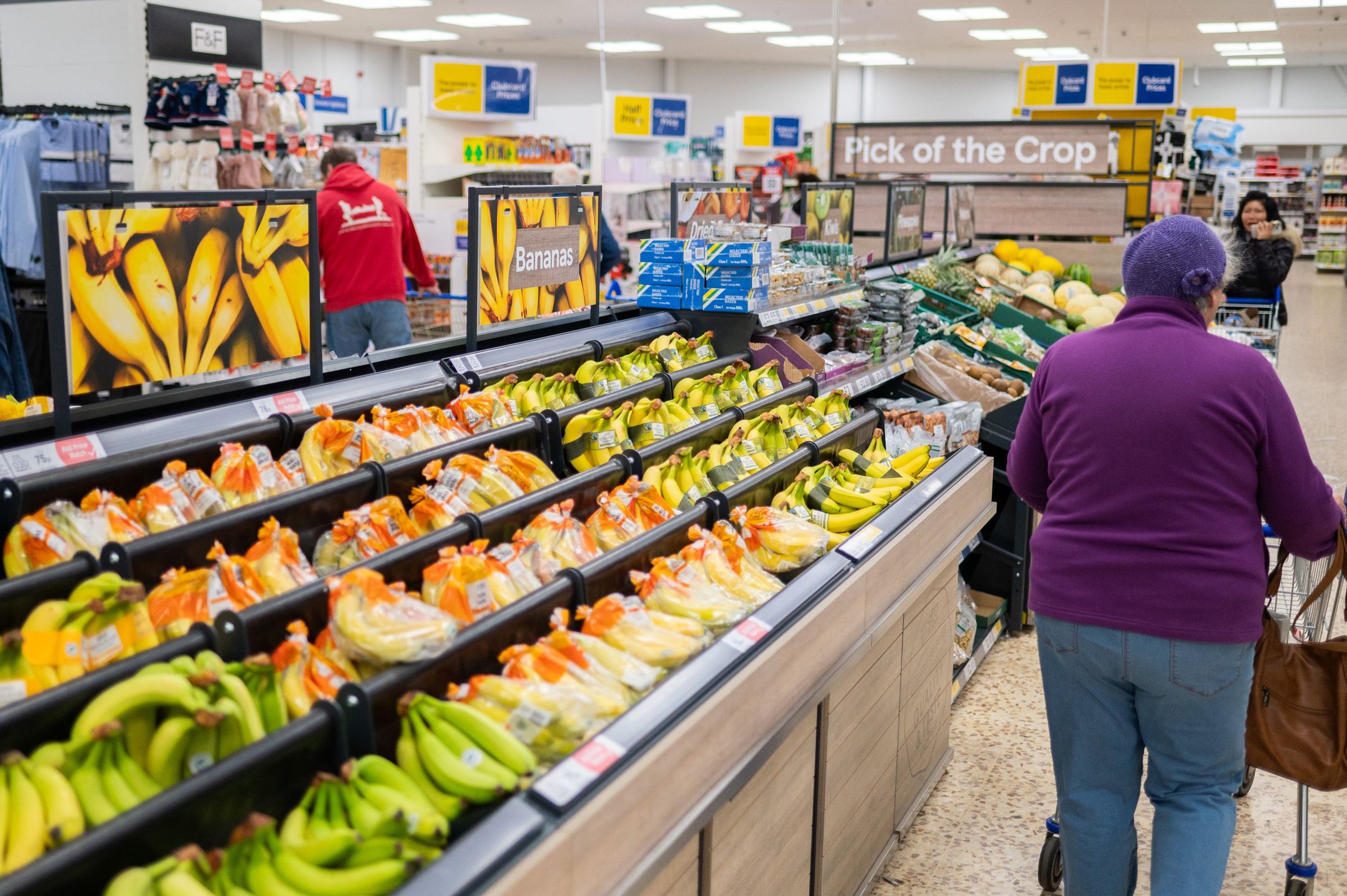 CAMBRIDGE, UNITED KINGDOM - 2025/02/04: Groceries for sale seen at a Tesco store. According to market analysts Kantar grocery price inflation has slowed down to 3.3% giving some respite to shoppers. (Photo by David Tramontan/SOPA Images/LightRocket via Getty Images)