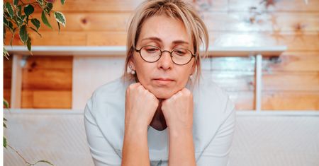Korzystasz z aplikacji randkowych? Metaanaliza pokazała związek z psychiką