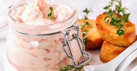 Żaden twaróg i jajka. Ta królewska pasta zamieni śniadanie w prawdziwą ucztę