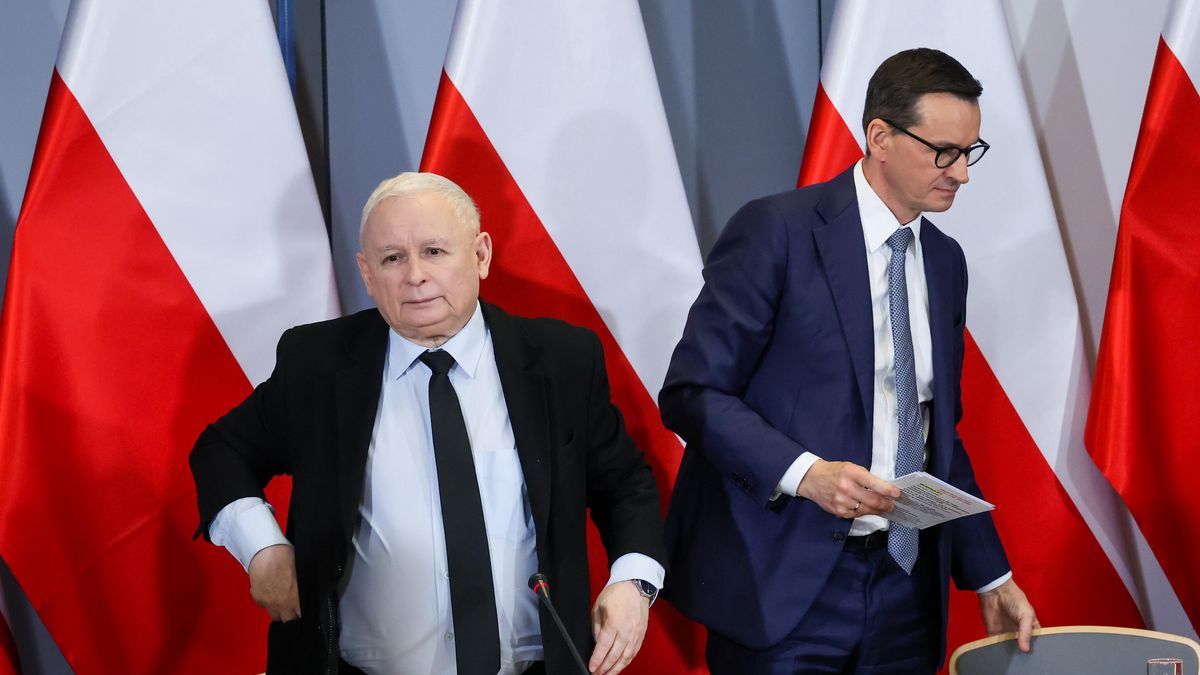 Jaros�aw Kaczy�ski, Mateusz Morawiecki
Warszawa, 30.01.2024. Prezes PiS Jaros�aw Kaczy�ski (L) i pose� PiS Mateusz Morawiecki (P) podczas posiedzenia Zespo�u Pracy dla Polski, 30 bm. w Warszawie. Efektem prac zespo�u maj� by� konkretne projekty ustaw, kt�re b�d� na bie��co zg�aszane do Sejmu. Pierwszym tematem zespo�u b�dzie Centralny Port Komunikacyjny. (sp/doro) PAP/Szymon Pulcyn
Szymon Pulcyn
CPK, flaga RP, flagi, pierwsze, pis, polityk, polityka, Polski, posiedzenie, spotkanie, zesp� Pracy dla Polski
