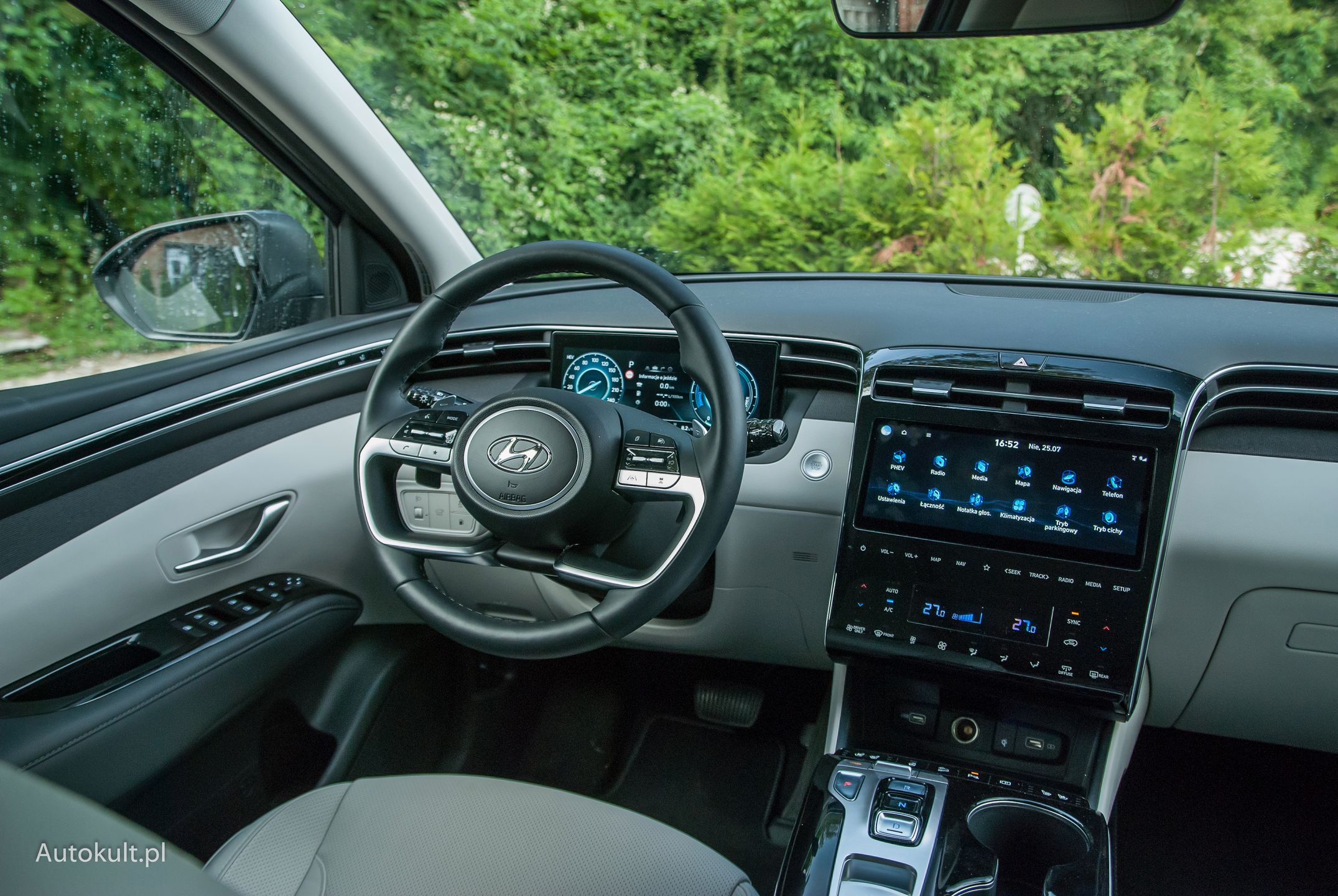 Hyundai Tucson - wnętrze. Ekran środkowy będzie zawsze "upaćkany", bez względu na to, ile będziecie go wycierać
