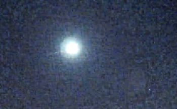 Niezwykłe nagranie nocnego nieba. Kula ognia przeleciała nad Polską