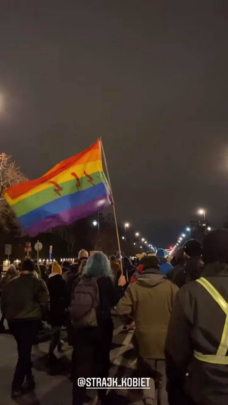 Protest na ulicach Warszawy przeciw orzeczeniu Trybunału Konstytucyjnego