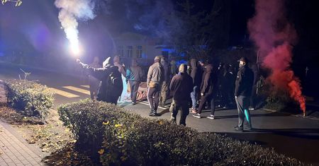 Nocne zamieszki na ulicach? "Wyzywali policjantów i rzucali petardami"