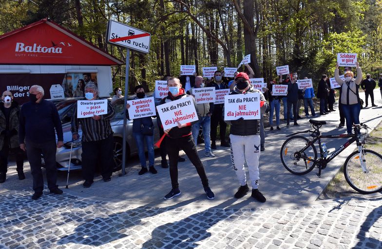 Protest hotelarzy w Świnoujściu. Chcą otwarcia granic.