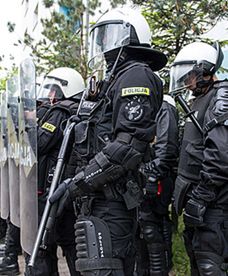 Śmierć i zamieszki po interwencji policji