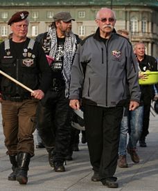 Polscy motocykliści przed Grobem Nieznanego Żołnierza