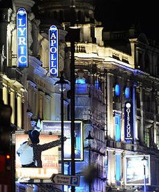 Sufit runął na widownię w londyńskim teatrze Apollo