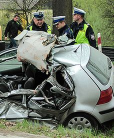 Naczepa tira uderzyła w samochody