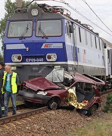 Wypadek na przejeździe kolejowym w Gryźlinach
