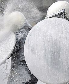 Protest mleczarzy przed Parlamentem Europejskim w Brukseli