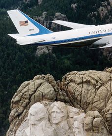 Air Force One, "atomowa" walizka i inne "gadżety" prezydenta USA
