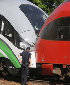 Zderzenie czołowe pociągów w Warszawie