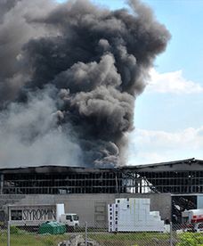 Pożar fabryki styropianu w Łochowie