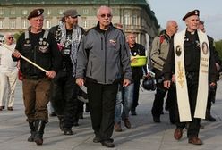 Polscy motocykliści przed Grobem Nieznanego Żołnierza