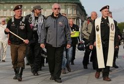 Polscy motocykliści przed Grobem Nieznanego Żołnierza