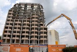 Burzą hotel FSO na Żeraniu