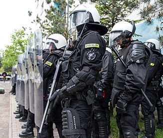 Śmierć i zamieszki po interwencji policji