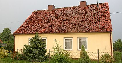 Bisztynek zniszczony przez grad wielkości kurzych jaj