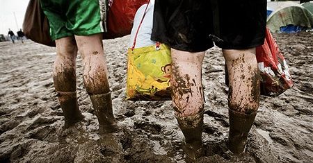 Błotne kąpiele na festiwalu Roskilde
