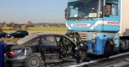 Trzy osoby nie żyją. Tragiczny wypadek na A1