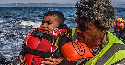 Uchodźcy na greckiej wyspie Lesbos - wciąż przypływają nowi