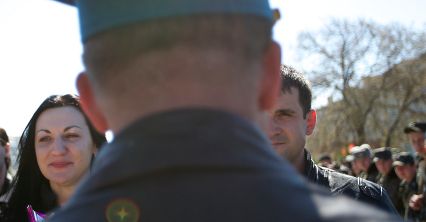 Ślub w bazie wojskowej w Belbeku na Krymie