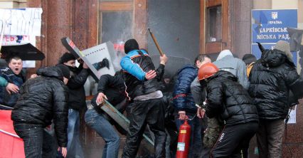 Demonstracje i starcia na wschodzie Ukrainy